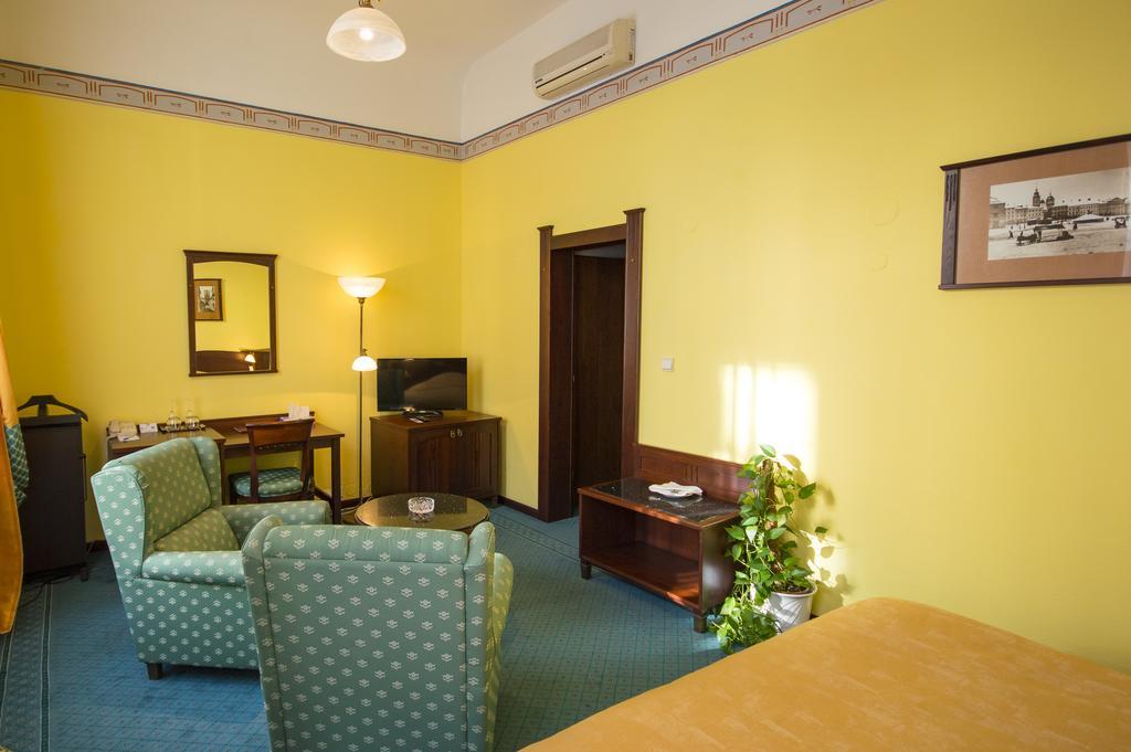 Grandhotel Garni Jihlava Exteriör bild