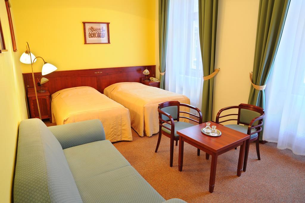 Grandhotel Garni Jihlava Exteriör bild