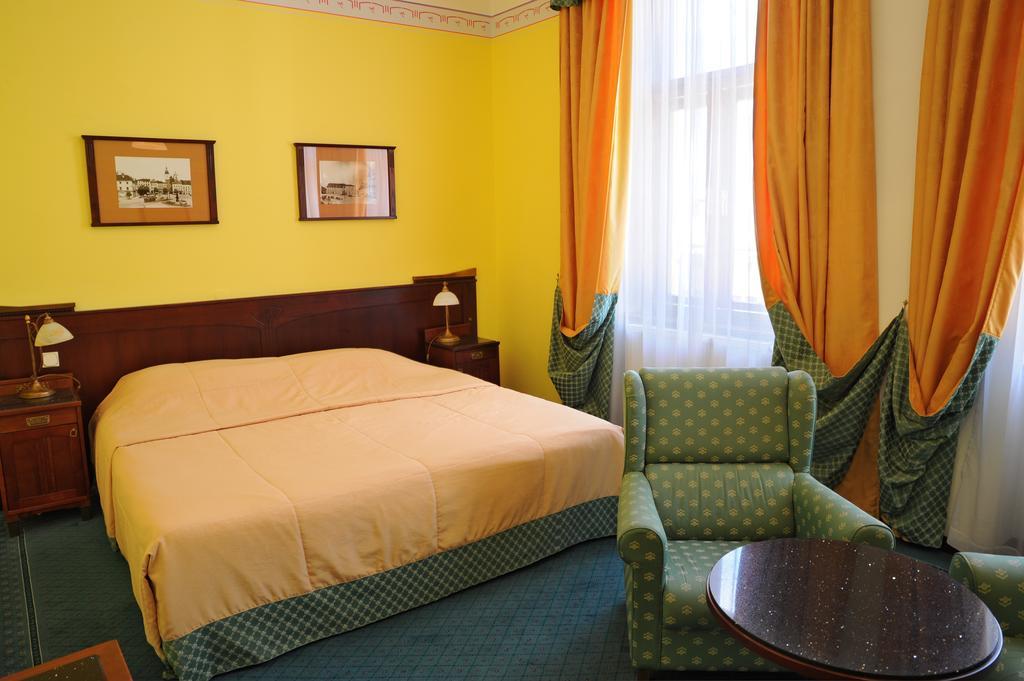 Grandhotel Garni Jihlava Exteriör bild