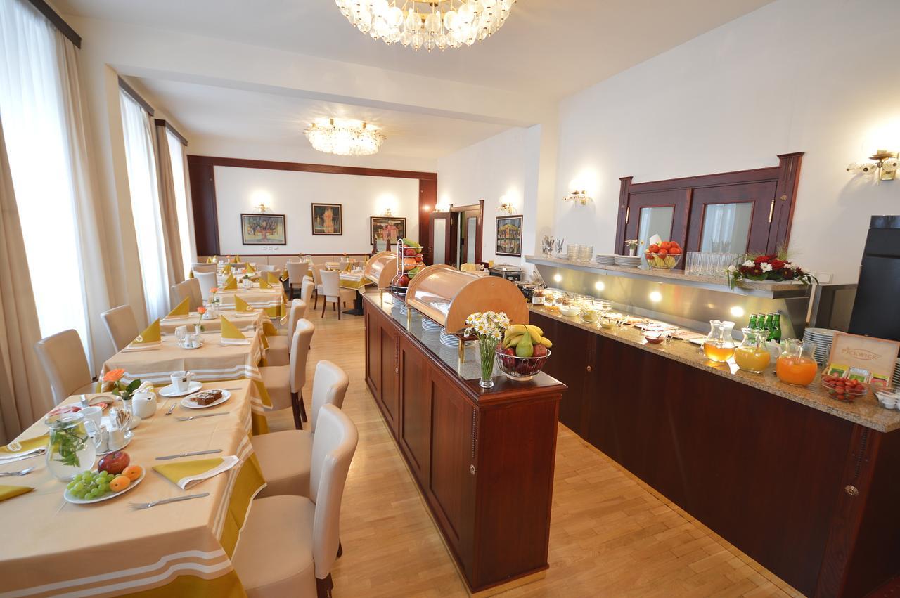 Grandhotel Garni Jihlava Exteriör bild
