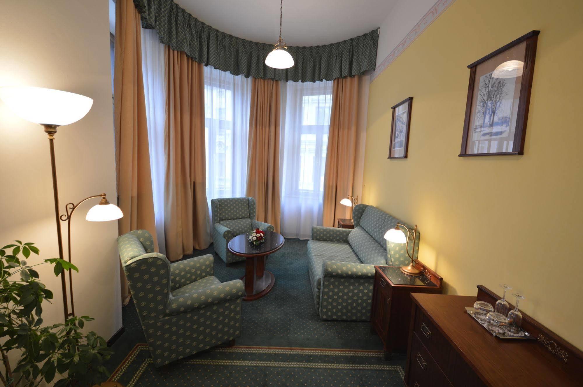 Grandhotel Garni Jihlava Exteriör bild