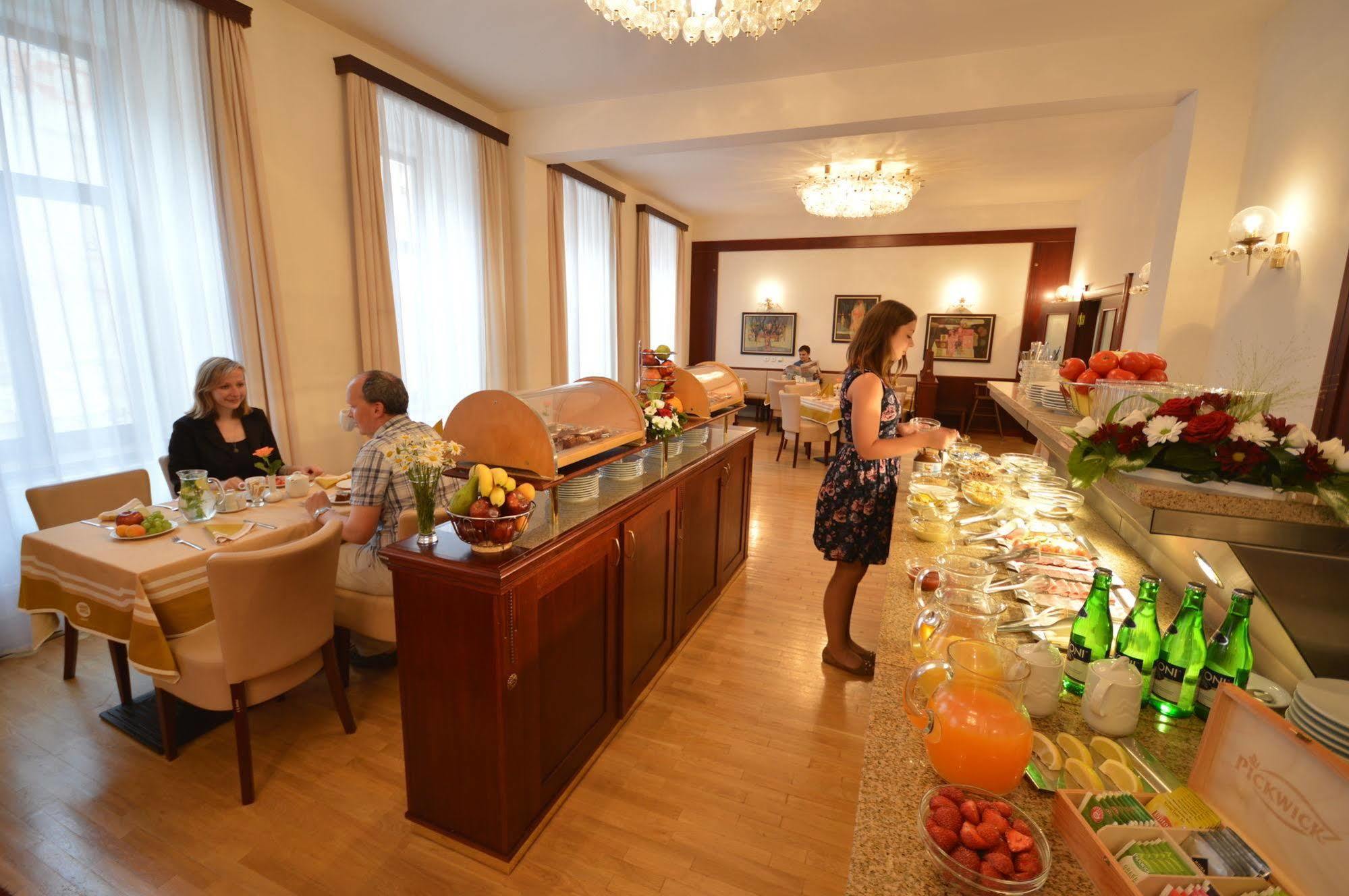 Grandhotel Garni Jihlava Exteriör bild