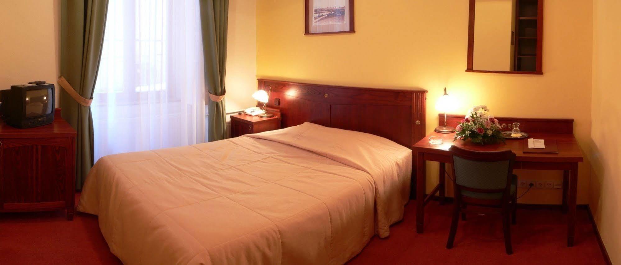 Grandhotel Garni Jihlava Exteriör bild